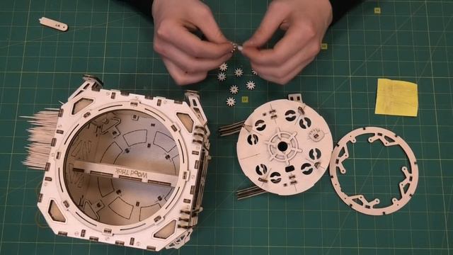 "Geared Safe" - WoodTrick wooden construction kit смотреть онлайн