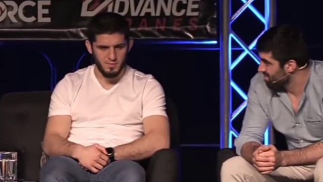 Ислам: "Если мне надо будет пояс, то я пойду в дом Хабиба и заберу его пояс" 😂😂 смотреть онлайн