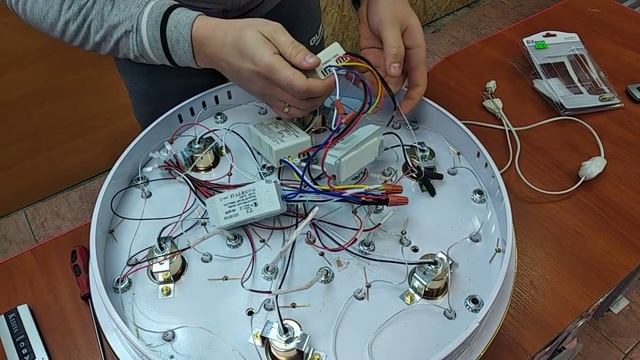Ремонт LED люстры тортик  Замена пульта  Замена блока с пультом управления
