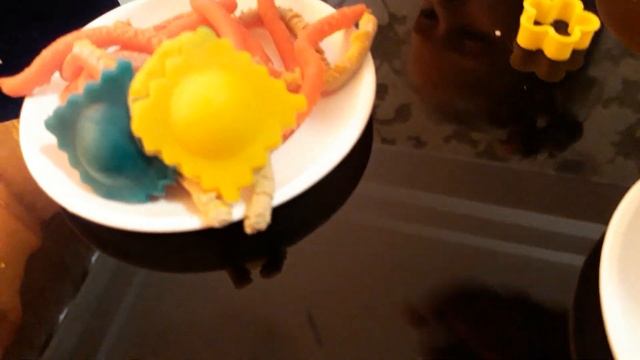 Видео для детей.Лепим из Плей До.Развивающее видео для детей с пластилином Play-Doh. смотреть онлайн