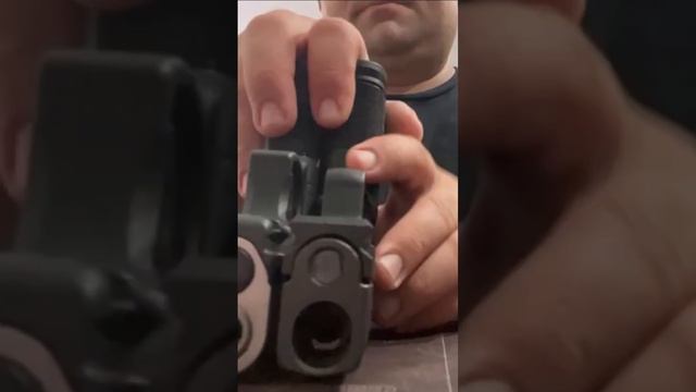 Sig P365 Macro (17+1) vs Taurus G2C (12+1)