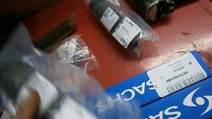 Mitsubishi Outlander - Замена амортизаторов, задних пружин и шаровой