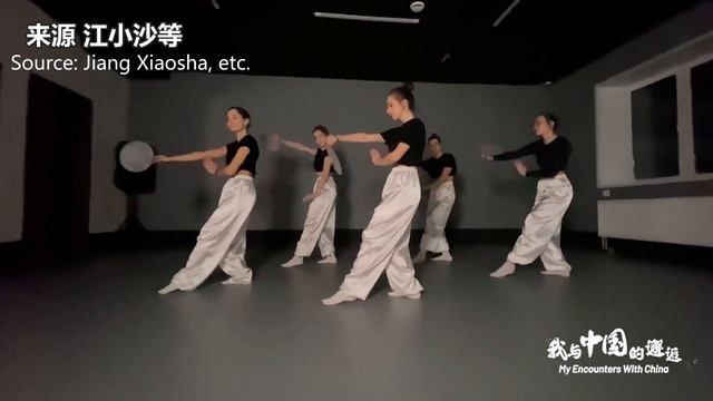 Russian Girls Perform Chinese Round-fan Dance | CCTV English