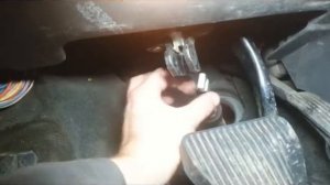 Volvo XC 70 закусывает руль.