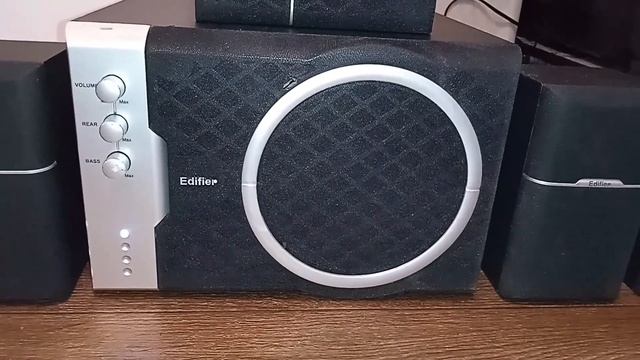 Видео сравнение колонок 5.1 Edifier M3500 и Edifier R451 смотреть онлайн
