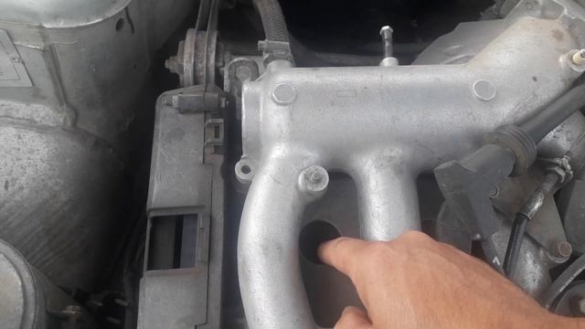 Выбивает.выталкивает наконечник свечи просверли отверстие. смотреть онлайн