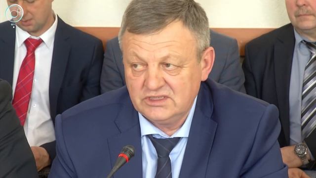 Чем, кроме подъёмных, привлечь молодых специалистов на работу в село? смотреть онлайн