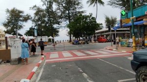 От отеля Neptuna к морю. Пляж Патонга. From the Neptuna Hotel to the sea. Patong Beach.