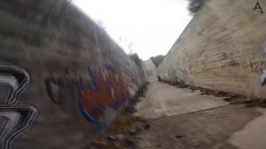 BMX против MTB - БЕЗУМНЫЙ СПУСК! (INSANE BMX VS MTB HILLBOMB RACE!).mp4