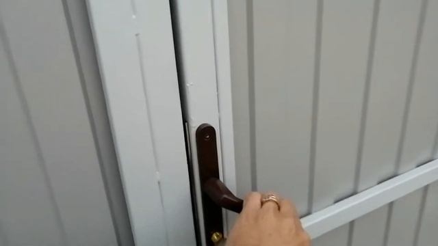 Откатные ворота 6 метров. Встроенная калитка смотреть онлайн