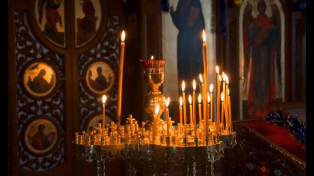 Фото в церкви со свечами Божественная Литургия Иоанна Златоуста В СЕЛЬСКОМ ХРАМЕ (фрагмент). - смотреть в