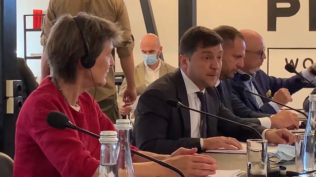 Simonetta Sommaruga visita la zona di conflitto nell’Ucraina orientale, 23 luglio 2020 смотреть онлайн