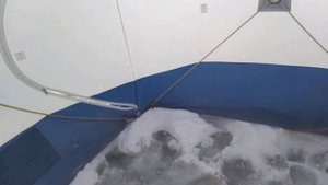 Однослойная палатка КУБ "Следопыт" 2.1 * 2.1 м. на водоеме.