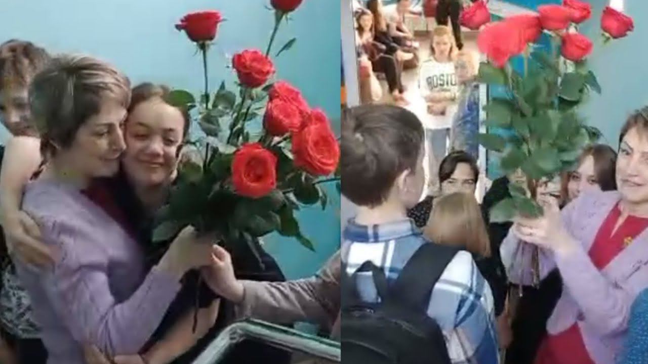Как школьники поздравили учителя с Днём Рождения смотреть онлайн