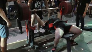 ЧЕМПИОНСКИЙ ЖИМ! Бунчук Денис. Жим лежа 210 кг. при собственном 88 кг.! GYM200 2015 (UPC)