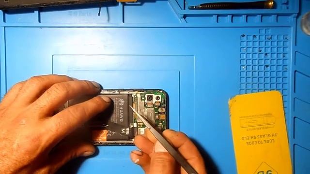 Разбился экран, Honor 10 Lite. hry-lx1 (дефектовка) смотреть онлайн