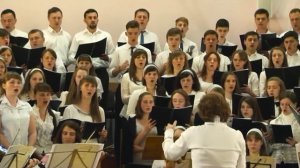 День гнева (Dies irea) - объединенный хор и оркестр.