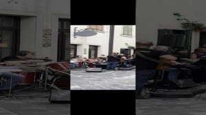 Уличные музыканты в старинном городе Италии