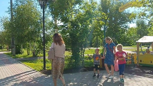 Прибираю в цветнике у свекрови. Парк отдыха в Шумихе, Курганская обл., Где я познакомилась с муже смотреть онлайн