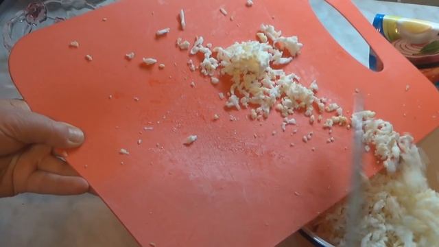 Салат из сыра с чесноком, яйцом и майонезом смотреть онлайн