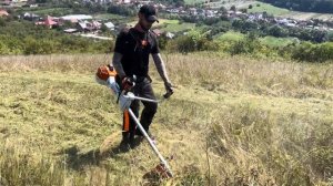 Stihl Fs 561-C with 3,3 mm Stihl CF3 pro trimmer line in big dry grass.