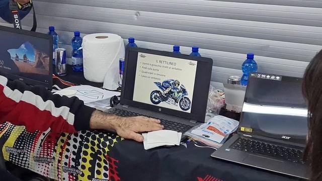 Где я могу научиться управлять мотоциклом-супербайком? смотреть онлайн