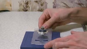 Левитационный магнитный волчок