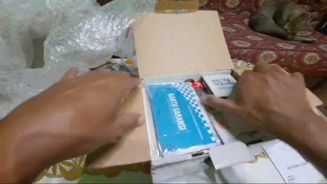 Unboxing Camera Canon 600D KIT смотреть онлайн