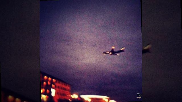 Песня ты знаешь улетаю я. Песня ты знаешь улетаю я. Amirchik ты знаешь улетаю прочь. Амирчик ты знаешь улетаю прочь. Текст песни улетай.