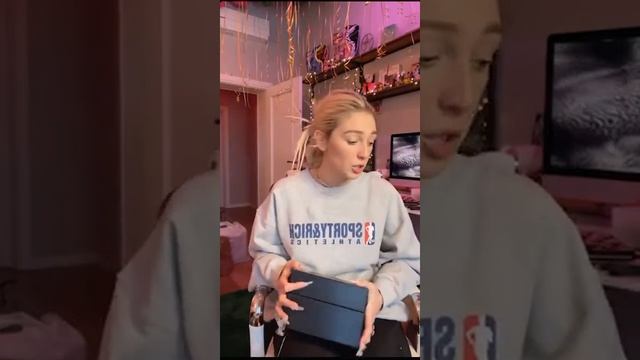 Ивлеева распаковывает кучи подарков на День Рождения! смотреть онлайн