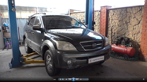 Замена переднего правого амортизатора на Киа Соренто 2005 Kia Sorento 2,5