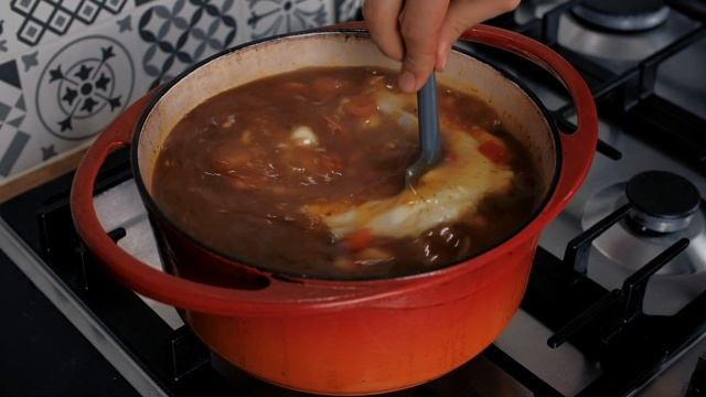 Вкусный суп с нутом, бататом (сладким картофелем) и кокосовым молоком. смотреть онлайн