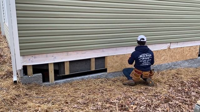 Full Time-lapse Extending Vinyl Siding Down On A Manufactured Home | How To | KoyBuilds смотреть онлайн