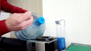 How to change a water cooler bottle, Как установить бутыль в кулер
