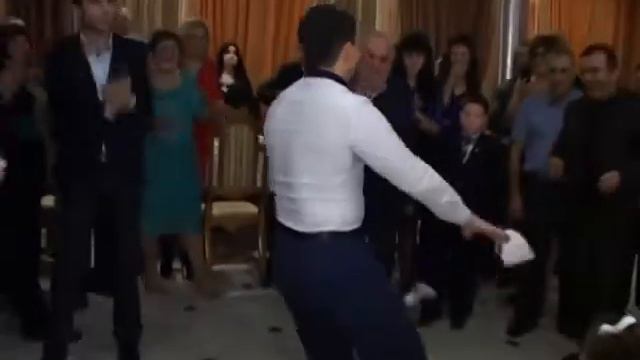 Лезгинка 2018 | Девушка дала фору парням смотреть онлайн