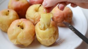 Запеченные яблоки с бананом