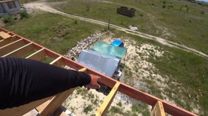 ВАЛЬМОВАЯ КРЫША. Ветровая карнизная доска. Размечаем и устанавливаем угловые выноса. ЧАСТЬ ПЯТАЯ
