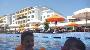 VLOG: Первое утро в отеле  / Маргарита скучает по маме / Как перестать постоянно есть?