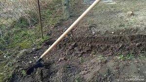 Посадку картофеля облегчит окучник