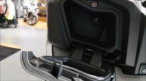 BMW C 400 X Scooter Sound, Display & Storage