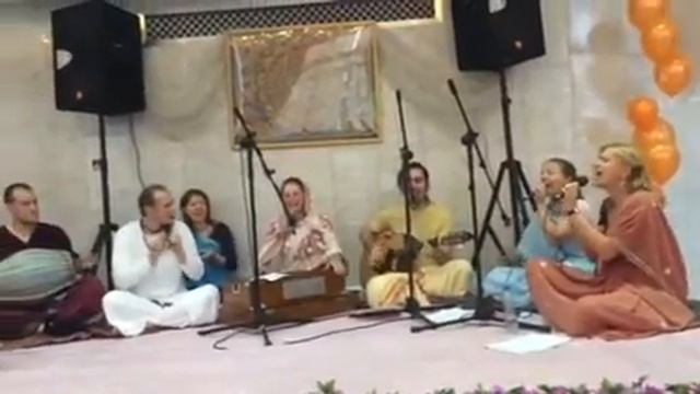 Кришна Джанмаштами 2015. Джей Джей Радха Рамана Хари Бол. Бхакти Марга