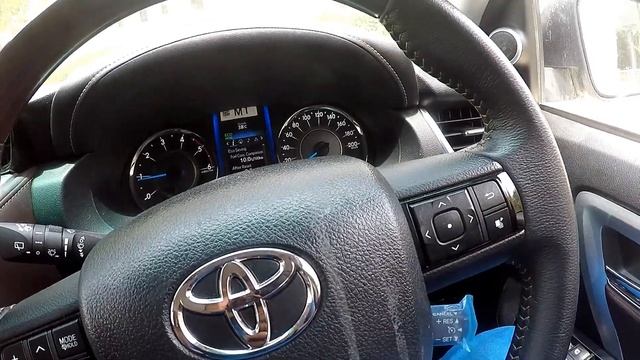 How Fortuner's Traction Control Works | Toyota Fortuner 2019 TRC Working Explained In Detail