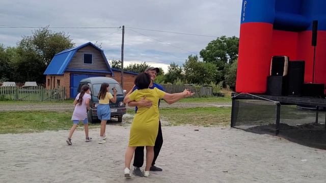 Концерт - 2. Крутое исполненние на скрипке!!! Ансамбль "Мы из СССР" смотреть онлайн