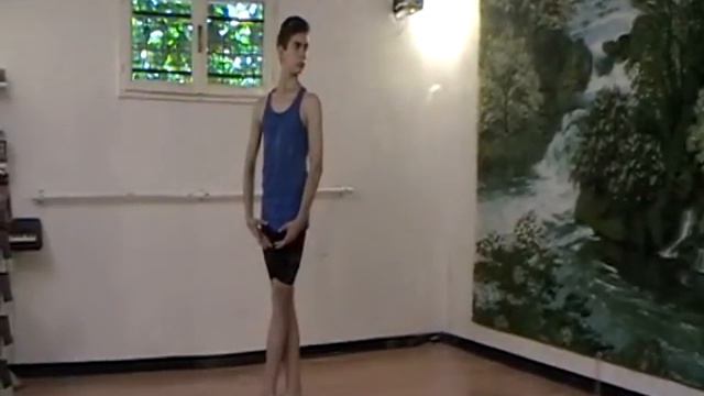 Pas de bourreé en dehors и en dedans.Урок 34. Классический танец смотреть онлайн