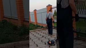 Бетонная площадка для стоянки автомобиля