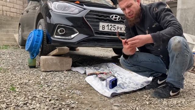 Замена масла двигателя Hyundai Solaris-II 2017г. без подъемника, без ямы, без домкрата!