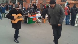 Бомж танцует как Майкл Джексон