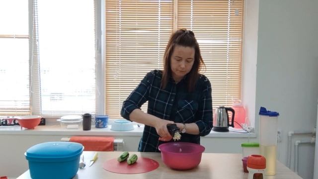 Салат морковь по корейски с кальмаром. Самый обычный рецепт смотреть онлайн