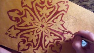 DIY:ДЕКОР.РИСУЕМ АКРИЛОМ ПО ДЕРЕВУ.ТОЧЕЧНАЯ РОСПИСЬ КОНТУРНЫМИ КРАСКАМИ.