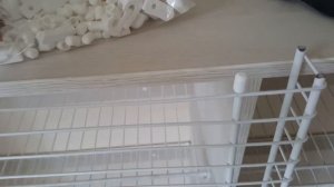 Установка сетчатых полок для обуви